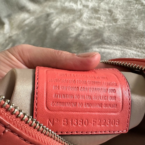 Coach cross body bag in beautiful coral color - Picture 3 of 6